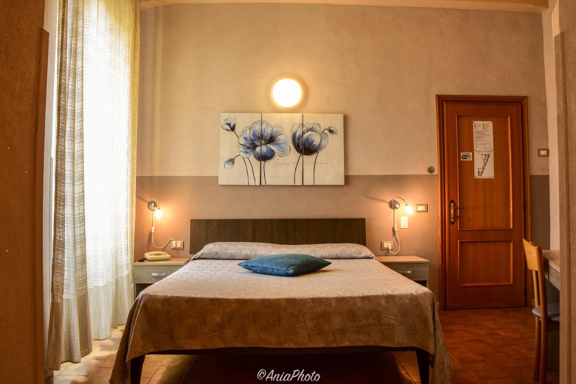 Albergo Florida تاجيا المظهر الخارجي الصورة
