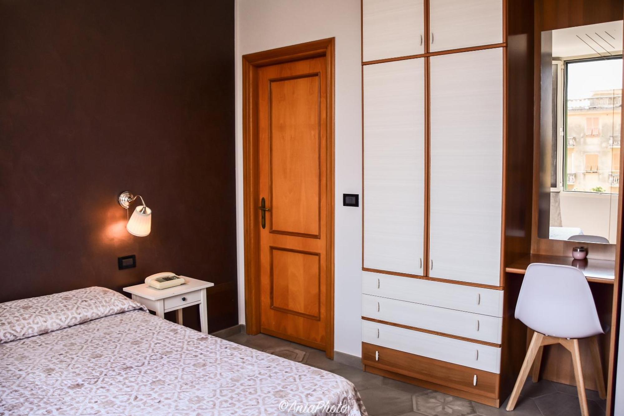 Albergo Florida تاجيا المظهر الخارجي الصورة