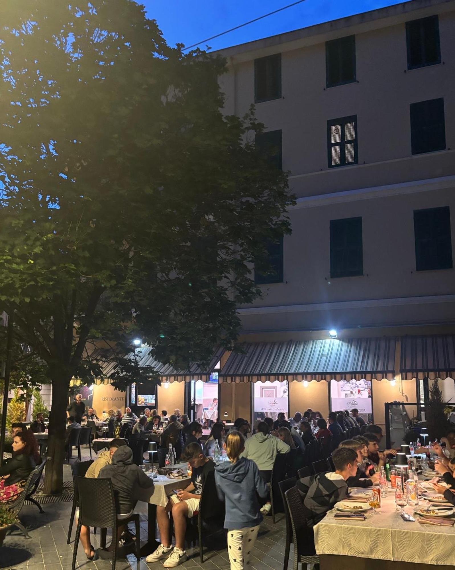 Albergo Florida تاجيا المظهر الخارجي الصورة