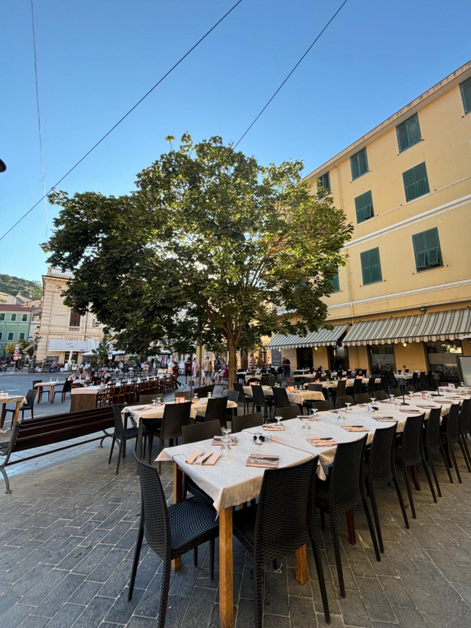 Albergo Florida تاجيا المظهر الخارجي الصورة